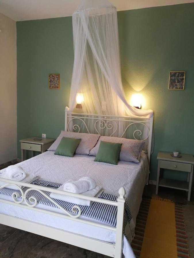 Vrohaki Studios & Rooms Piso Livadi Extérieur photo